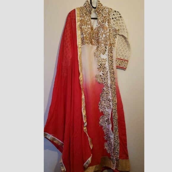 Red and Cream White Chudidar Long Sleeve - Picture 1 of 4